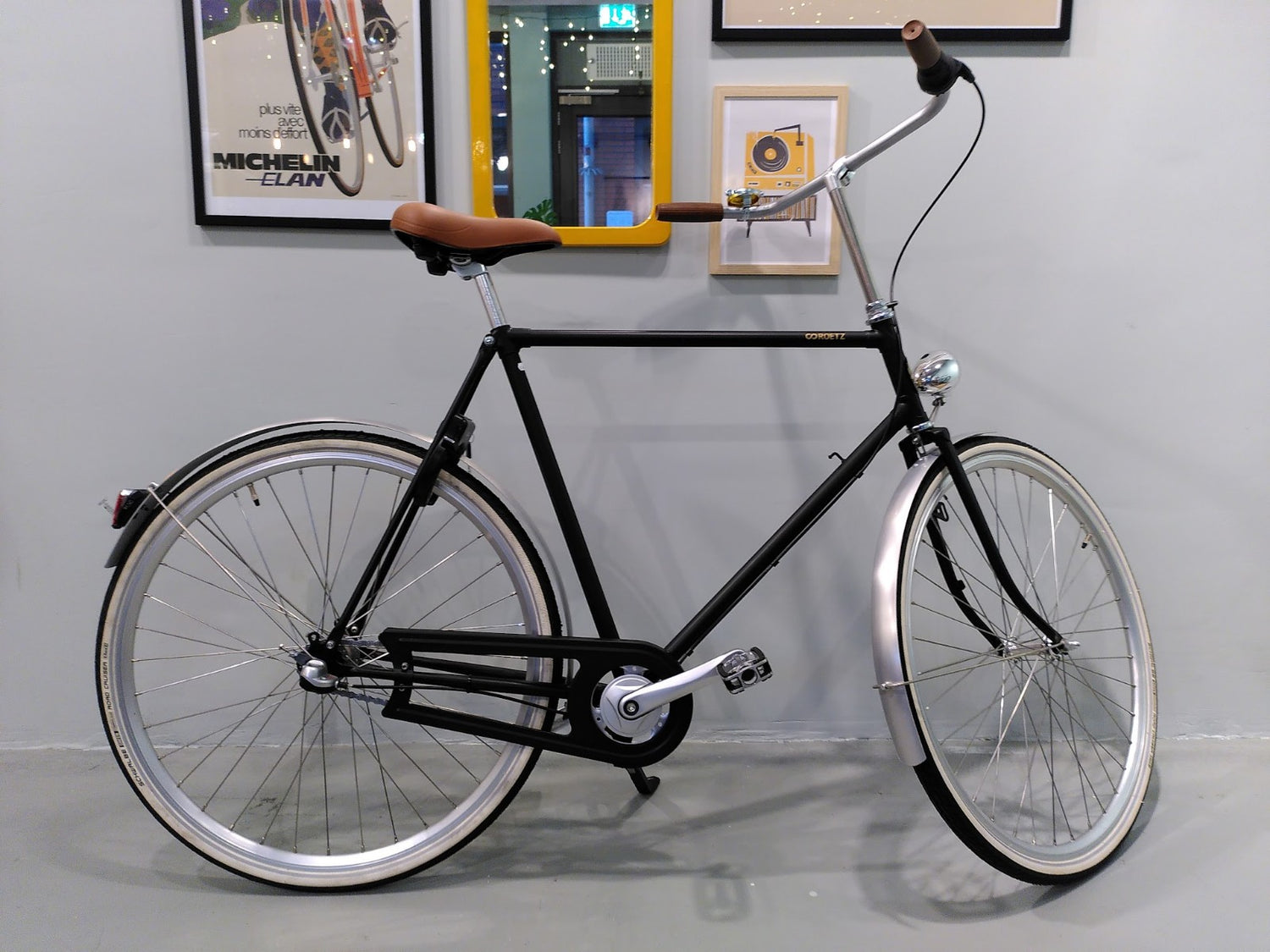 Roetz Road Men in de kleur Matt Black in de winkel van STAAL fietsen