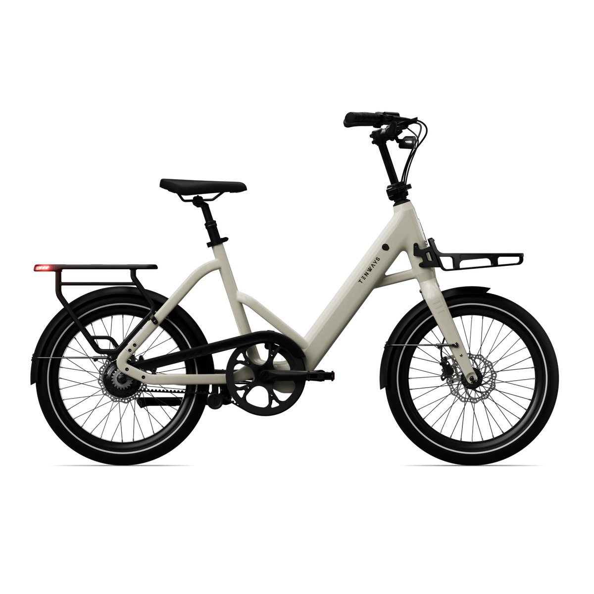 Op de fiets: TENWAYS CGO Compact in Sandstone Beige met de voordrager, van opzij