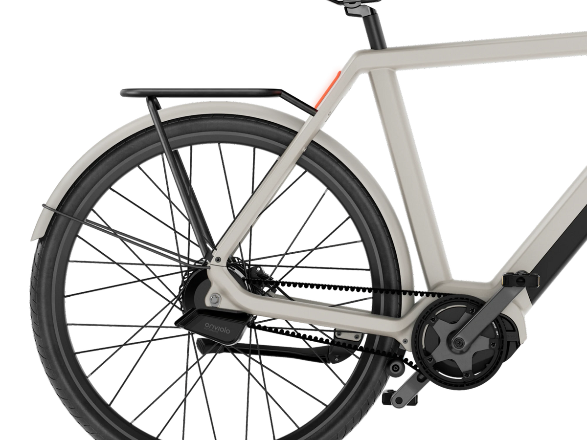 Op de fiets: VELORETTI Achterdrager Ace Two op een Ace Two in Dune, van dichtbij