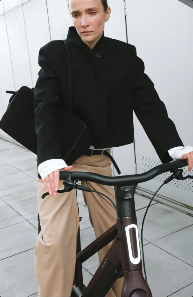 Onderweg op een fiets van STAAL