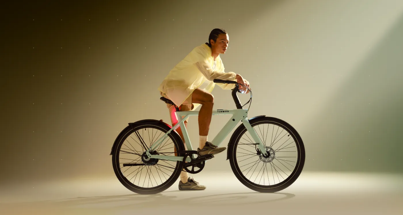 Een rijder op een TENWAYS in de studio