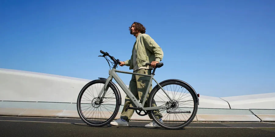 Een Tenways e-bike in de stad